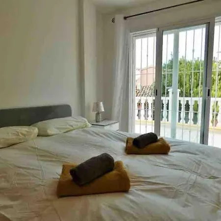 Sha With Private Pool , Albir شقة *